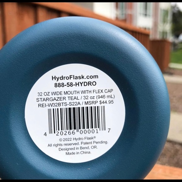 REI Limited Edition Hydro Flask 32 oz Bottle in Stargazer Teal NWT - Picture 5 of 5